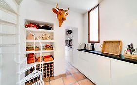 Luxury Art Apartment In Trastevere With Terrace